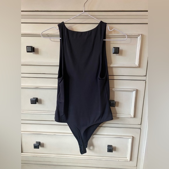 Aritzia Babaton Contour 90’s Bodysuit - Picture 3 of 4